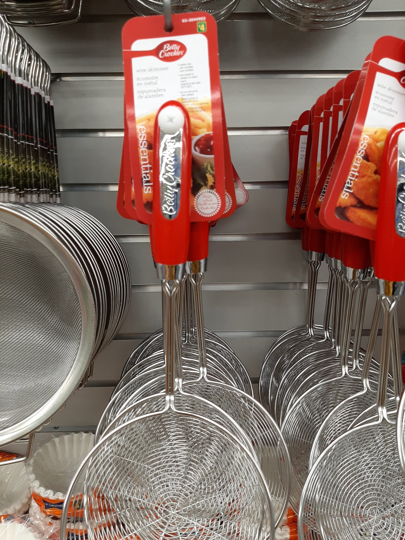 Cuisine - Ecumoire en métal Betty crocker